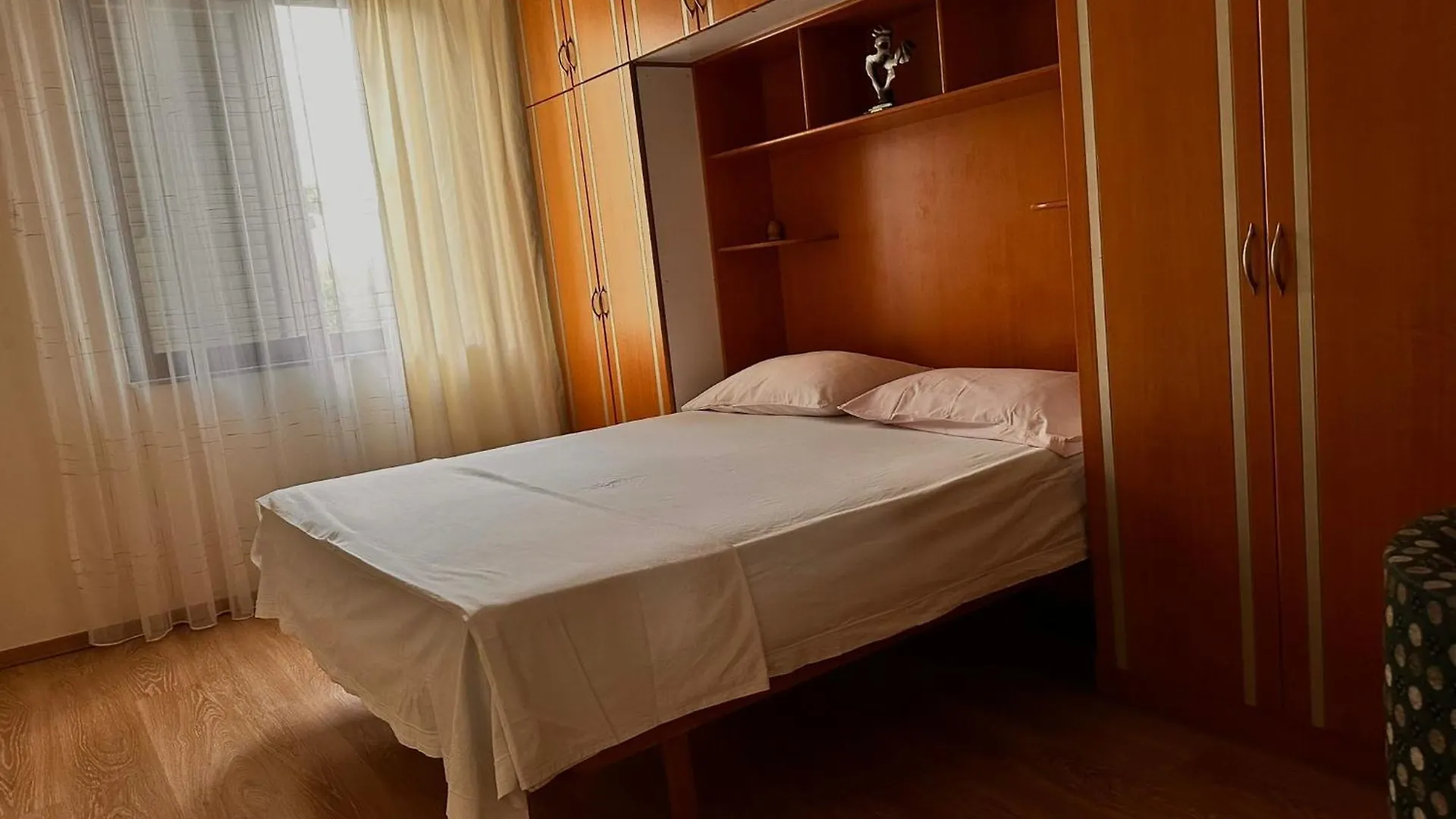 Homestay szállás Guest House Tirana Albánia